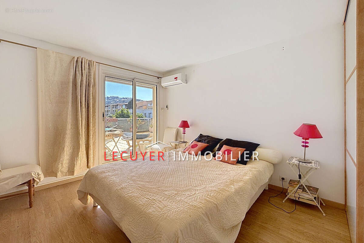 Appartement à VALLAURIS