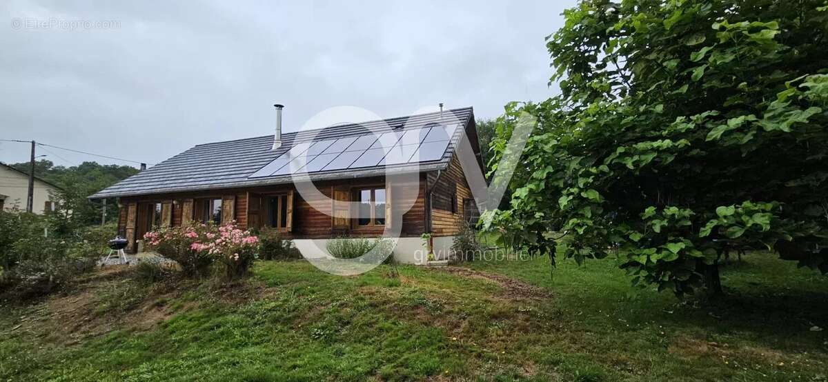 Maison plain-pied avec 3 chambres et panneaux photovoltaïques sur terrain plat - photo 13