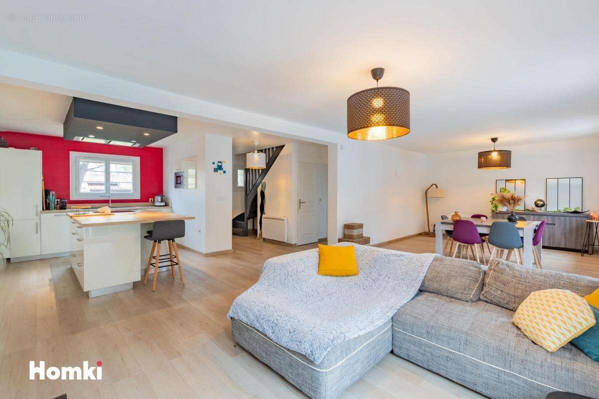 Maison/Villa T5 de 123 m2 à Saint-Orens-de-Gameville 31650 - photo 6
