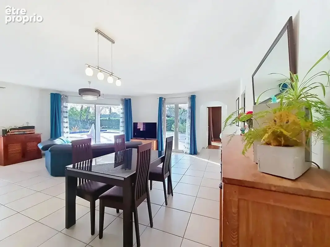 À vendre : Maison spacieuse de 5 pièces à Lugos - photo 4