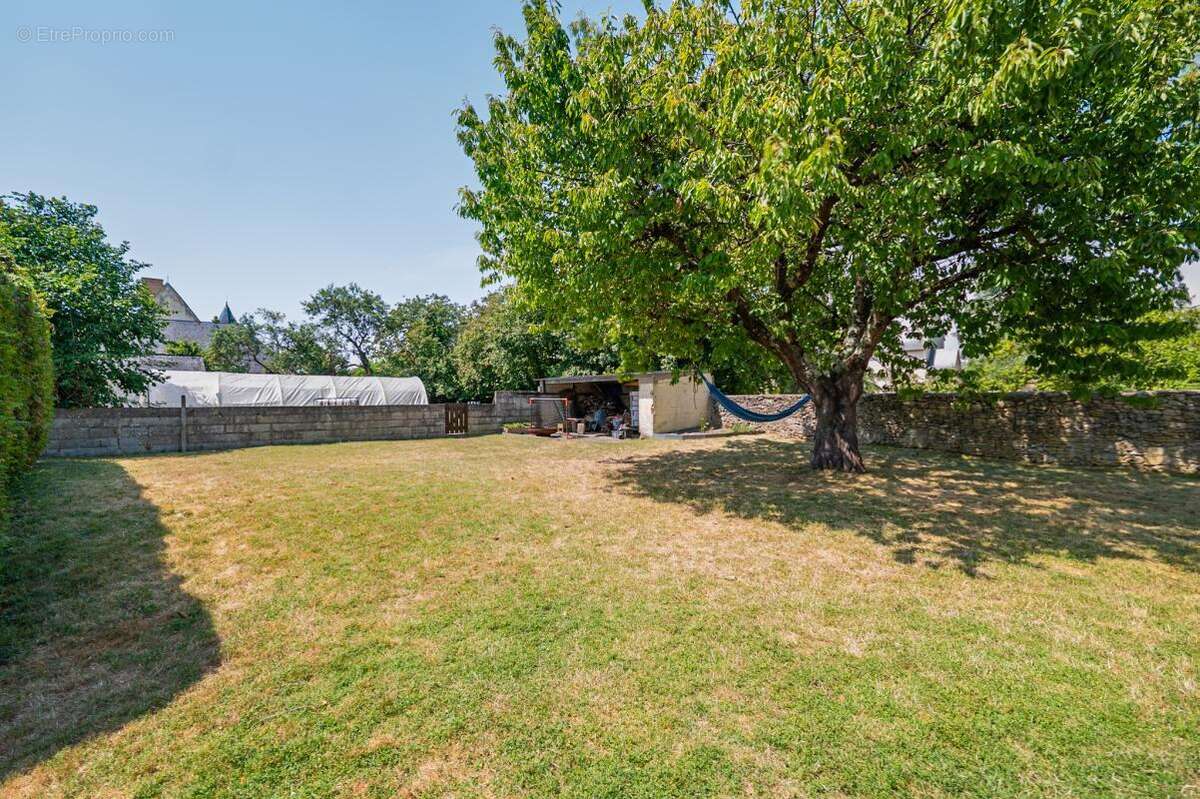 Grande maison de village sans travaux, garage et terrain - photo 12