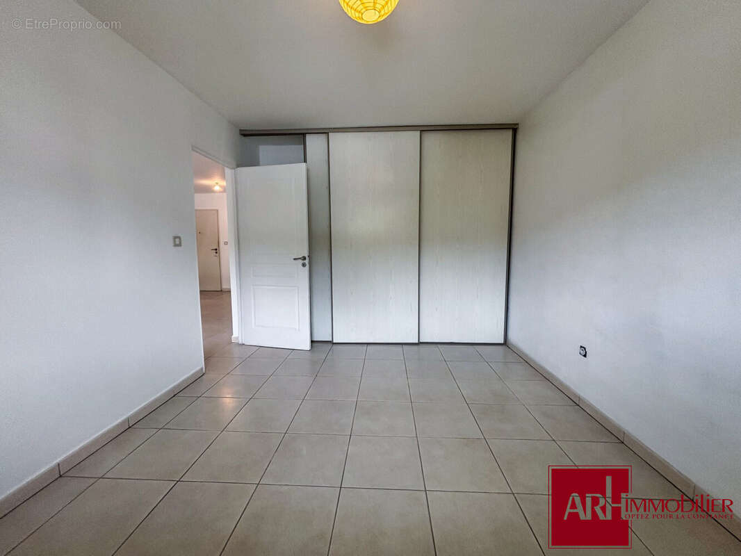 Appartement 59 m² à Saint-Denis  - photo 5