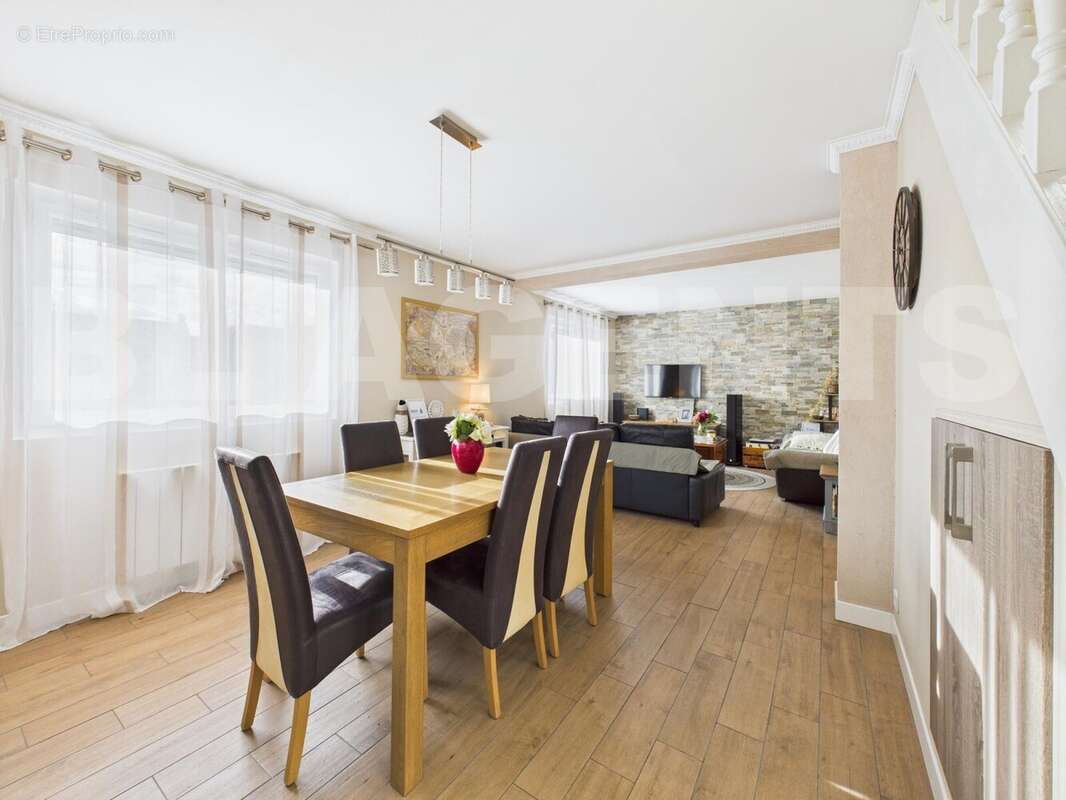 CAM04006G0-PR0041-STILL017 - Maison à LEUVILLE-SUR-ORGE