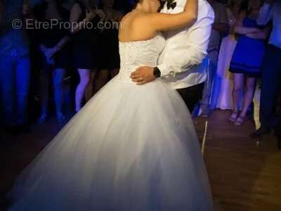 Commerce à CHALIFERT