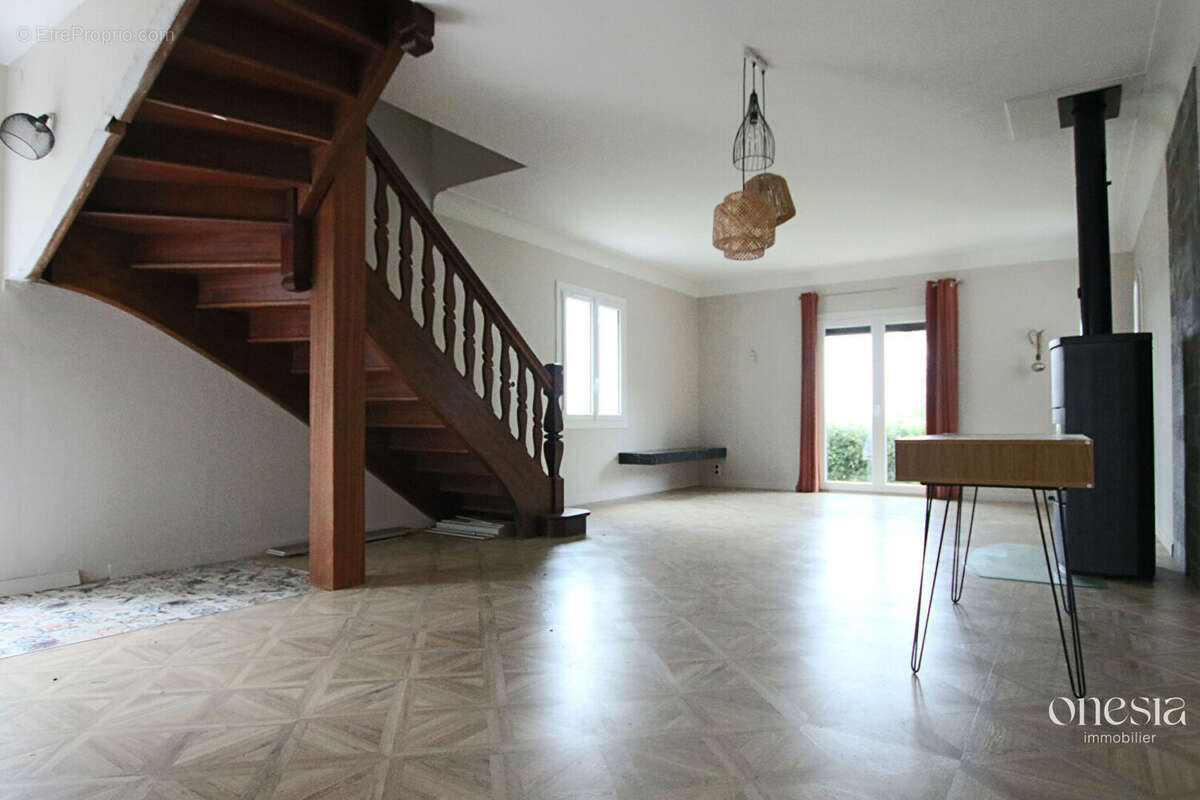 Maison 224 m² à Labastide-Monrejeau  - photo 3