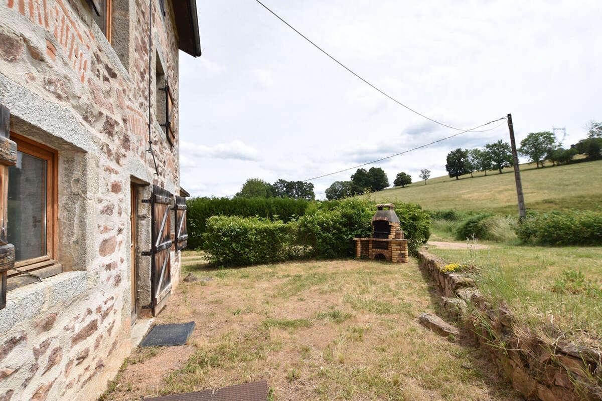 Maison à SAINT-MARTIN-D'ESTREAUX