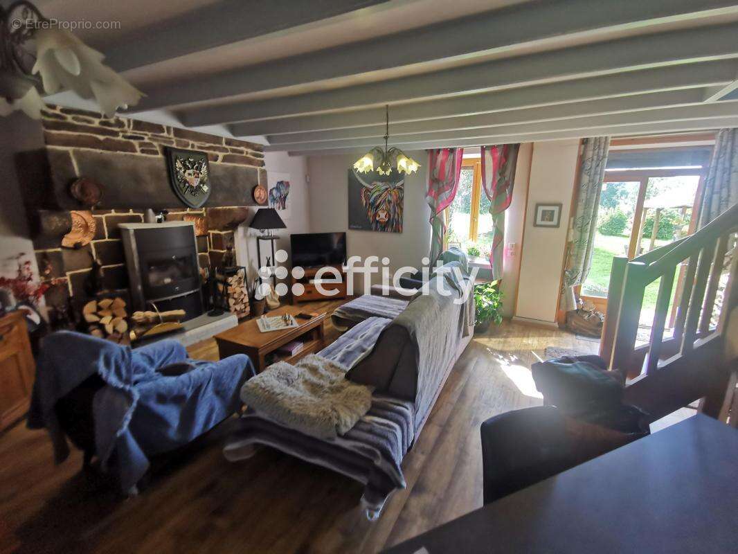 Maison à SAINT-SEVER-CALVADOS