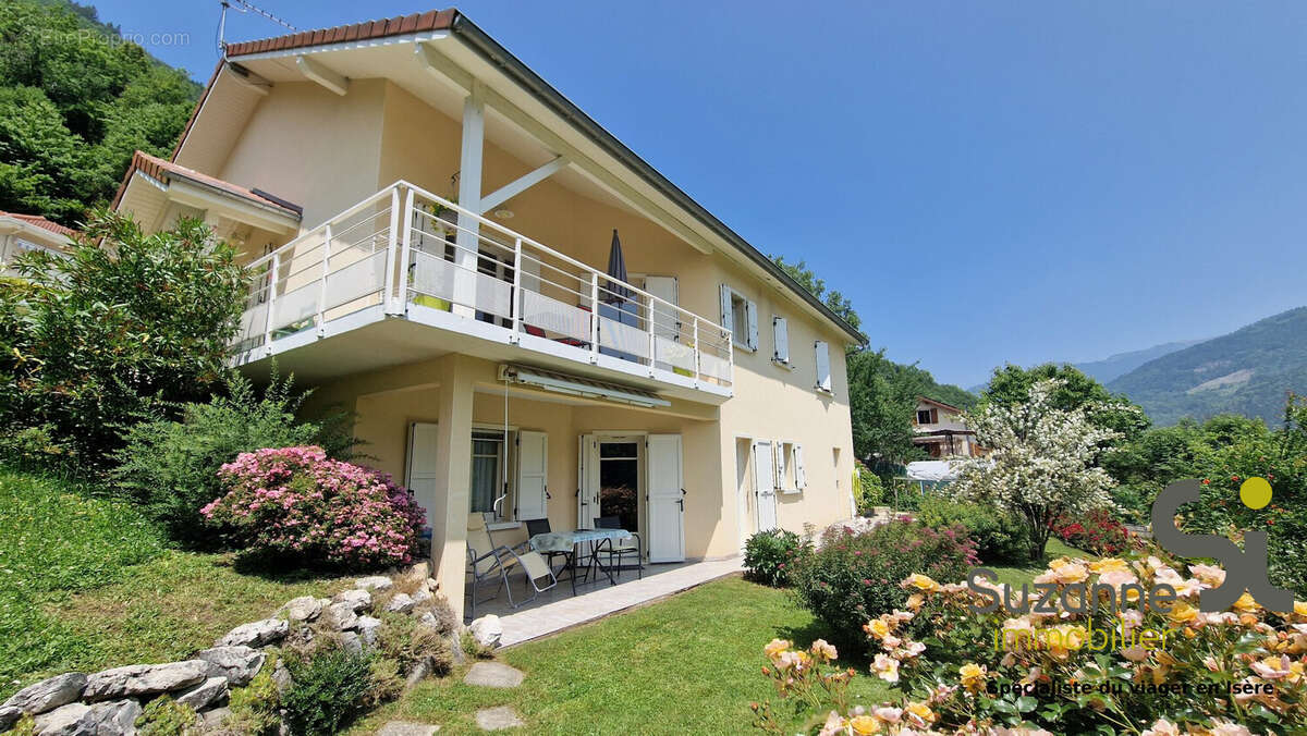 Maison 140 m² à Saint-Pierre-D'allevard  - photo 3