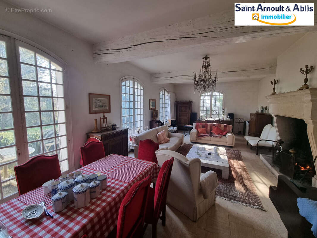 Maison à SAINT-HILARION