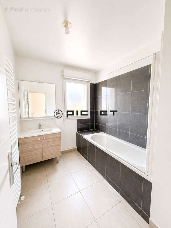 Appartement à BREUILLET