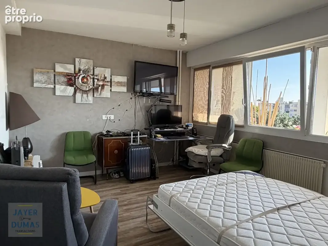 EN EXCLUSIVITÉ - CHALON-SUR-SAONE - Bel Appartement T1 avec grande loggia - - photo 2