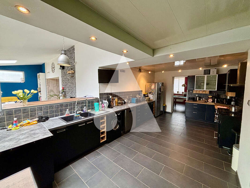 Maison à SIN-LE-NOBLE