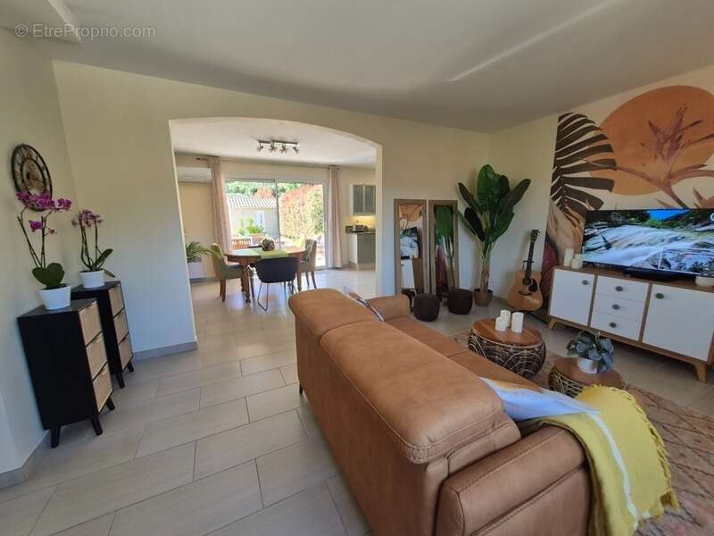 Maison à SOLLIES-VILLE