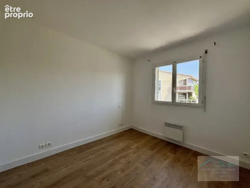 Appartement T3 rénové avec terrasse, garage et place de parking - photo 6