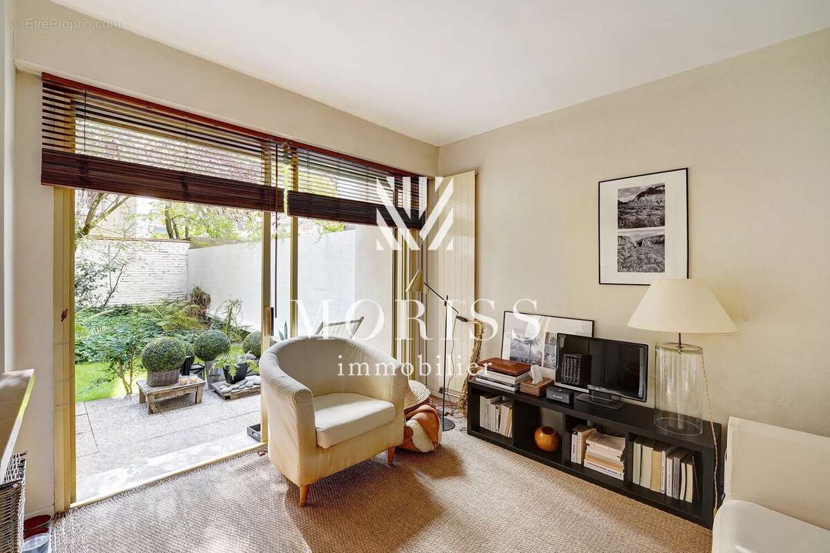 Appartement à COURBEVOIE