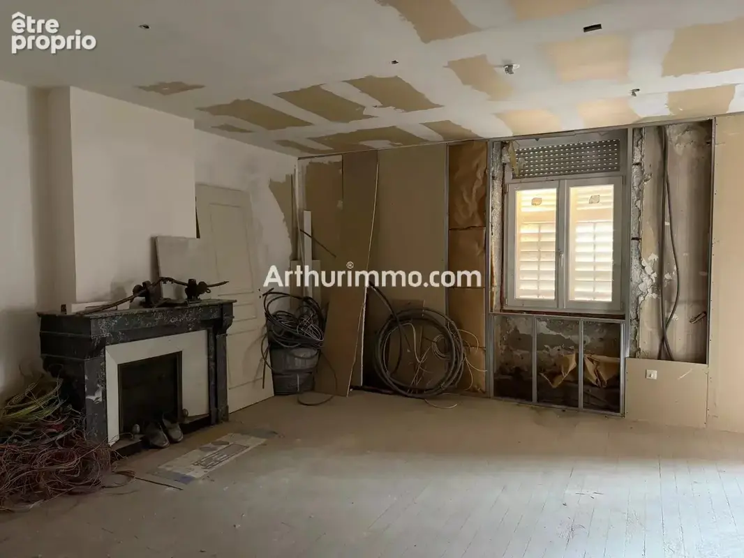 Exclusivité – lons-le-saunier centre – t5 149m² à finaliser – fort potentiel - photo 1