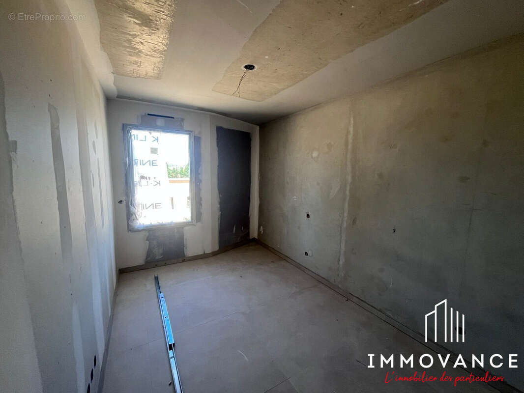 Appartement 102 m² à Saint-Clement-De-Riviere  - photo 6