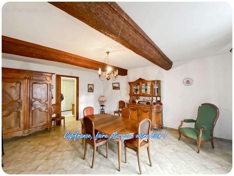 Ensemble immobilier comprenant  2 maisons de village sur terrain de 2285 m² - photo 6