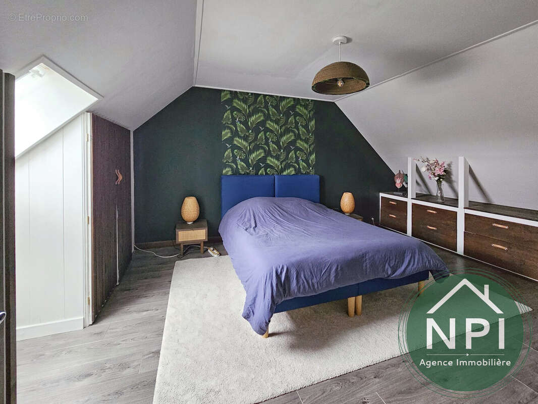 Maison à VAUX-LE-PENIL