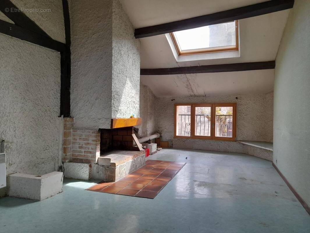 Maison à SAINT-GEOIRE-EN-VALDAINE