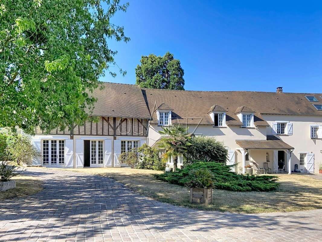 Maison 517 m² à Anet  - photo 2