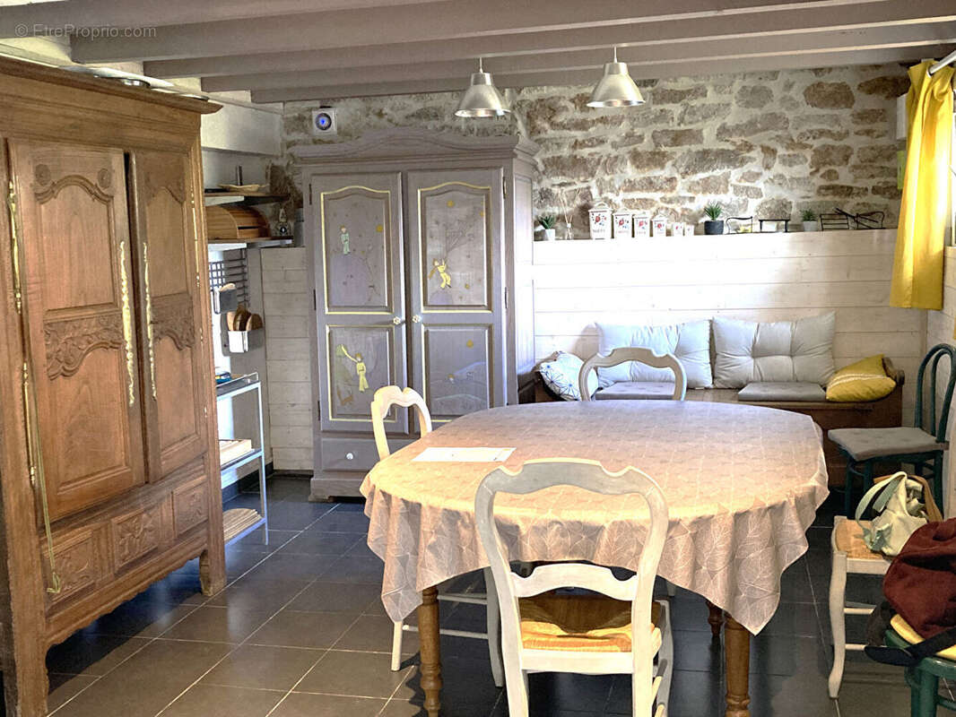 Maison à DINEAULT