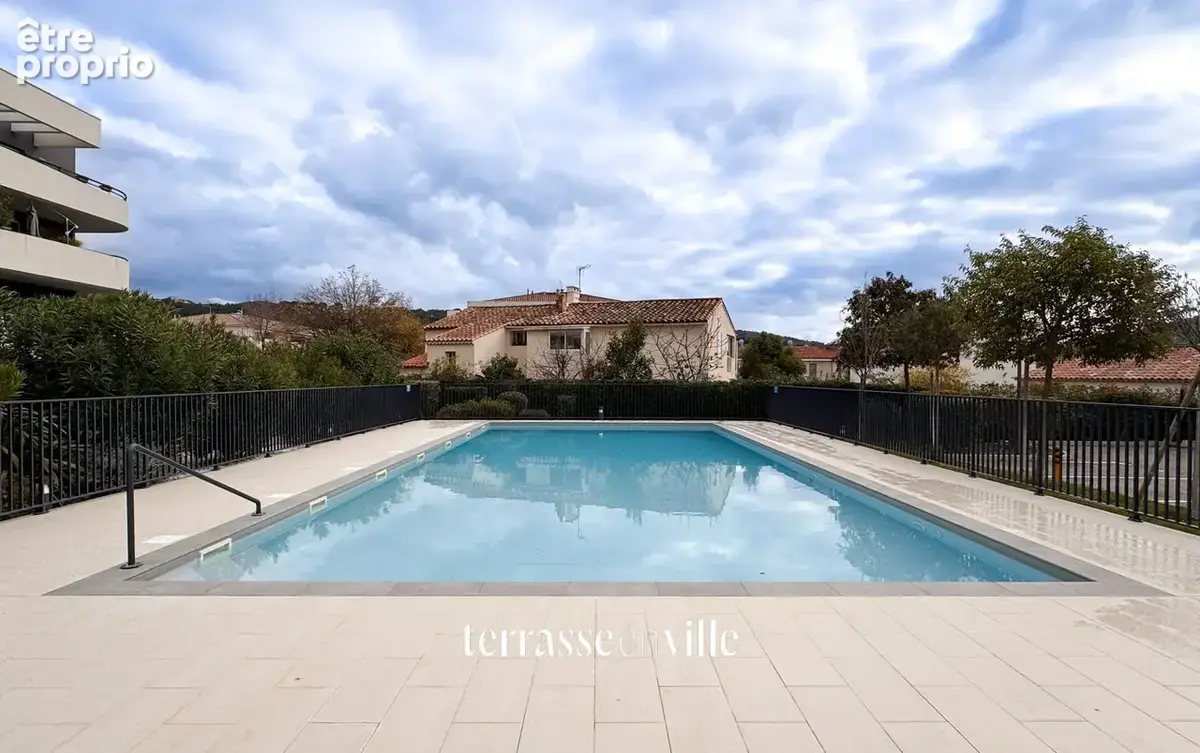 Saint-cyr-sur-mer - beau t2 recent - 38 m2 - terrasse - piscine - double parking - cave - 239 000€ - photo 9