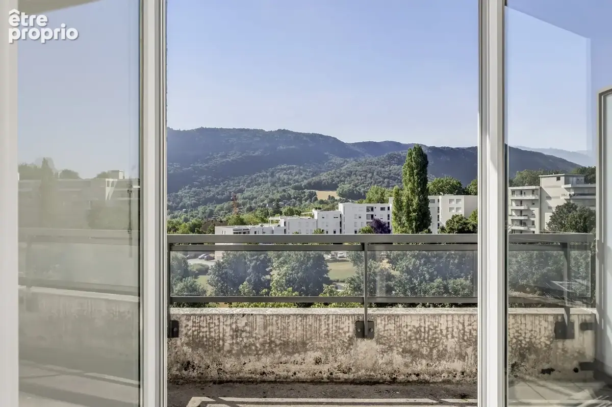 Coup de cœur assuré pour ce magnifique T3 de 72,26 m2 en attique, prolongé par 34 m2 de terrasse et de balcon - photo 6