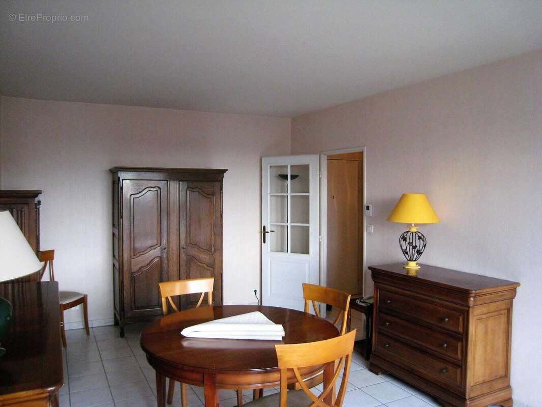 Photo 3 - Appartement à LA TOUR-DE-SALVAGNY