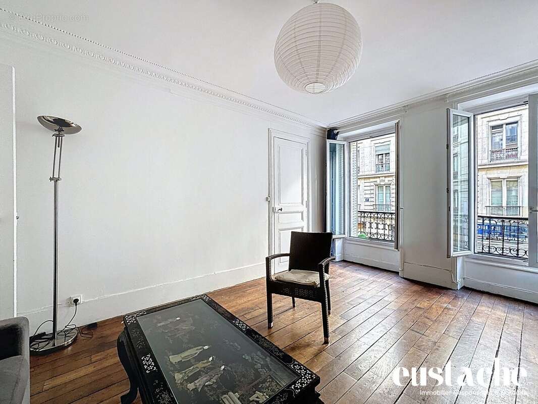 Appartement à PARIS-10E