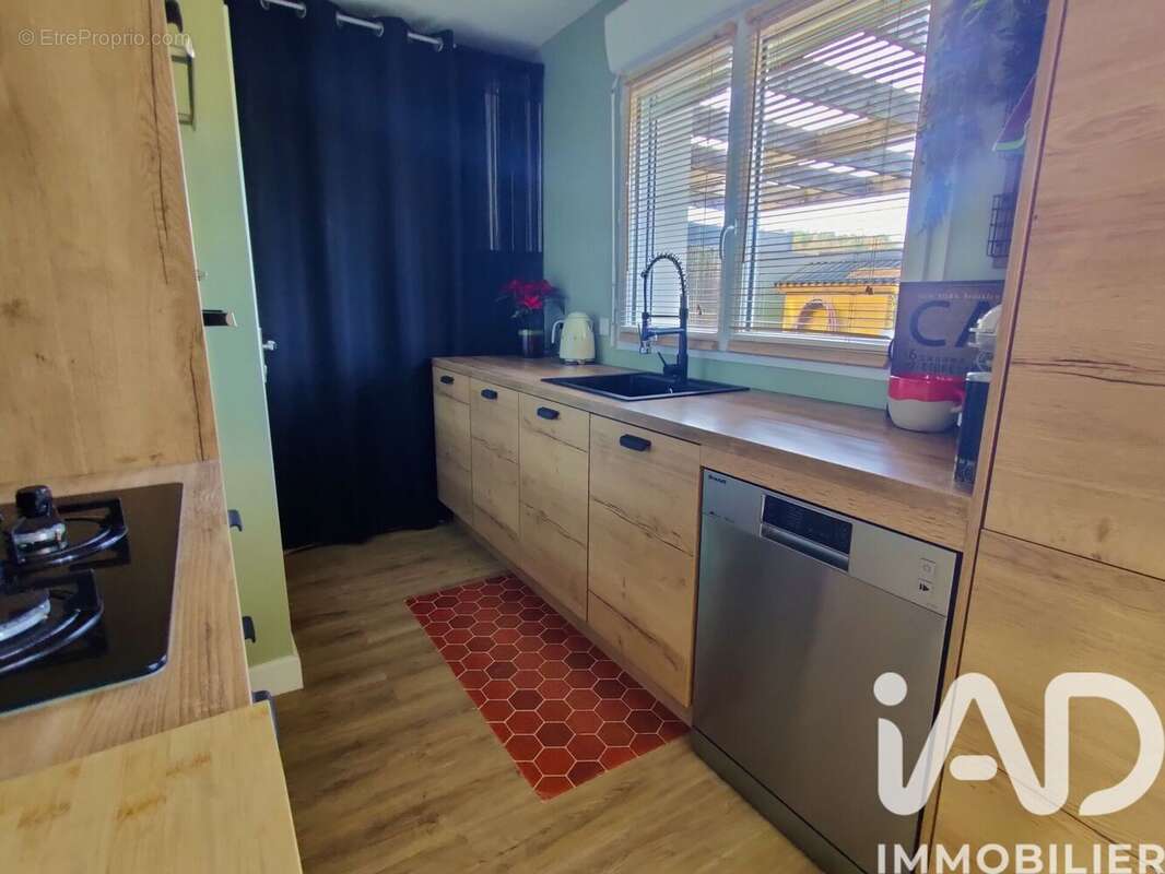 Maison 79 m² à Brieres-Les-Scelles  - photo 5