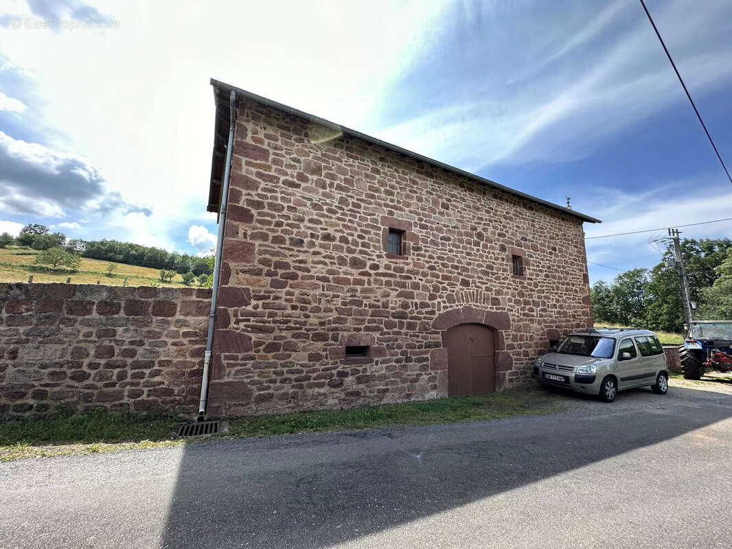 Maison 156 m² à Saint-Christophe-Vallon  - photo 8