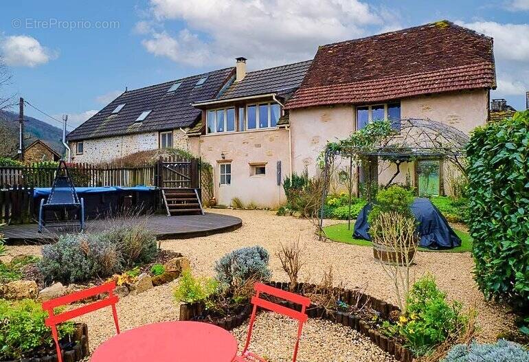 Maison à BEAULIEU-SUR-DORDOGNE