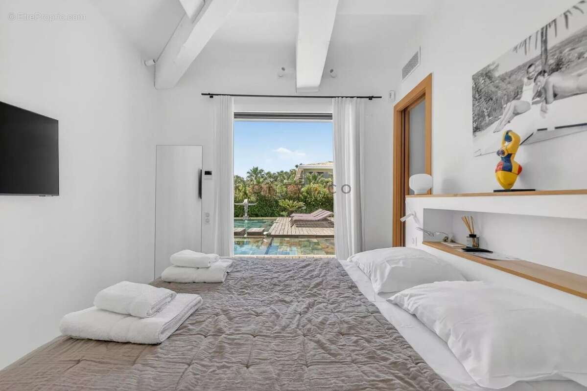 À Vendre – Villa d’architecte neuve à pied du village de Saint-Tropez - photo 16