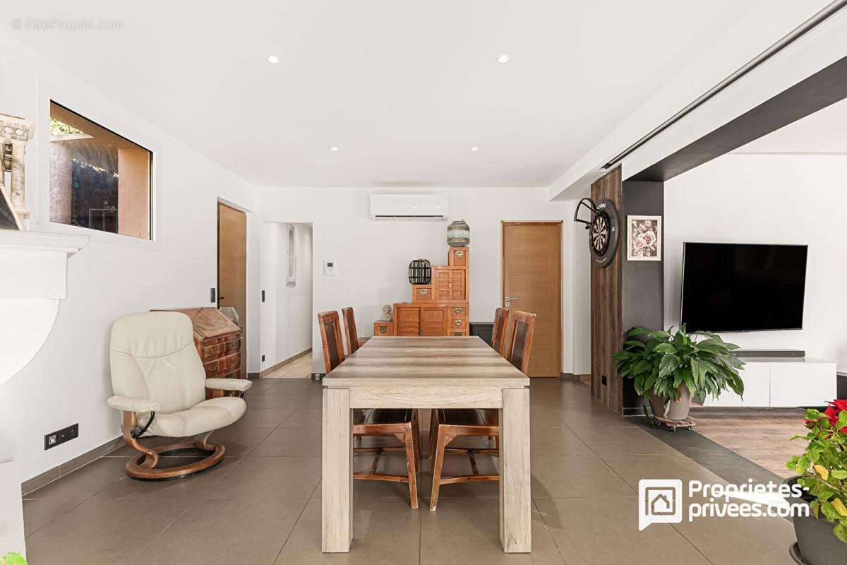 Maison à PEYMEINADE