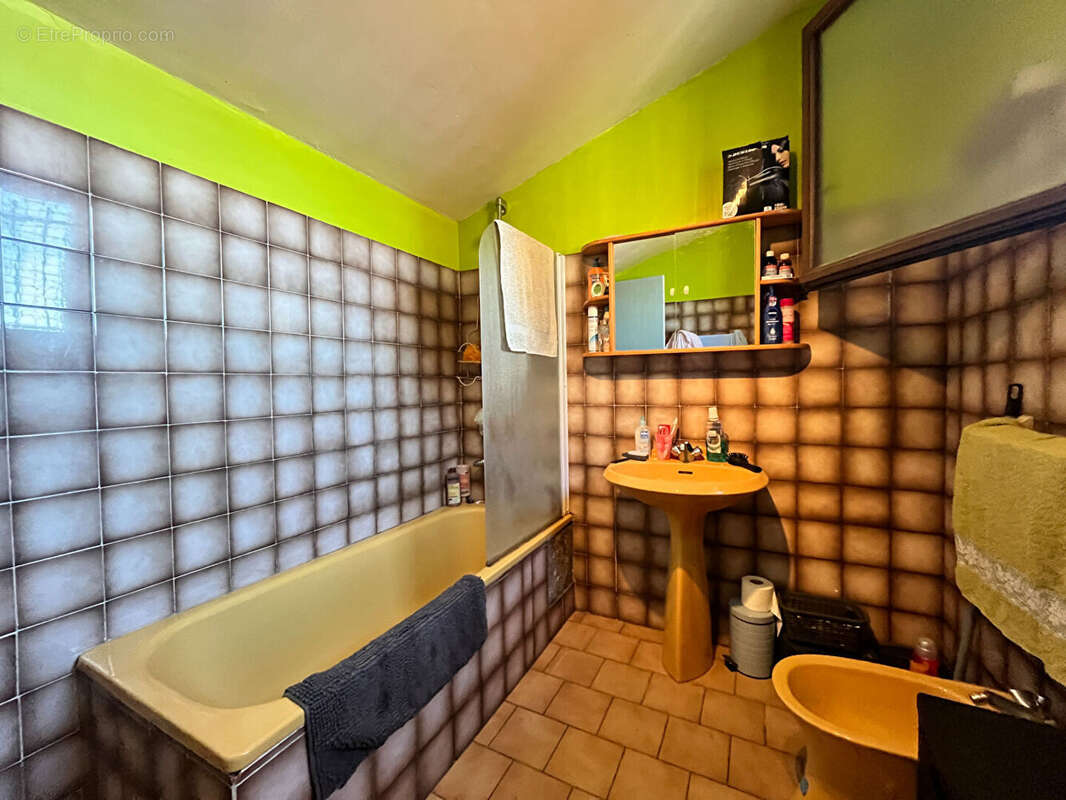 Maison de village avec garage et une belle vue - photo 8
