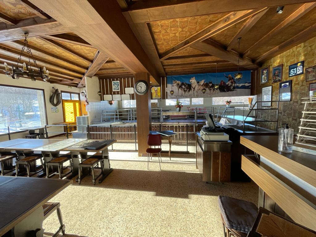 Commerce à LAGUIOLE