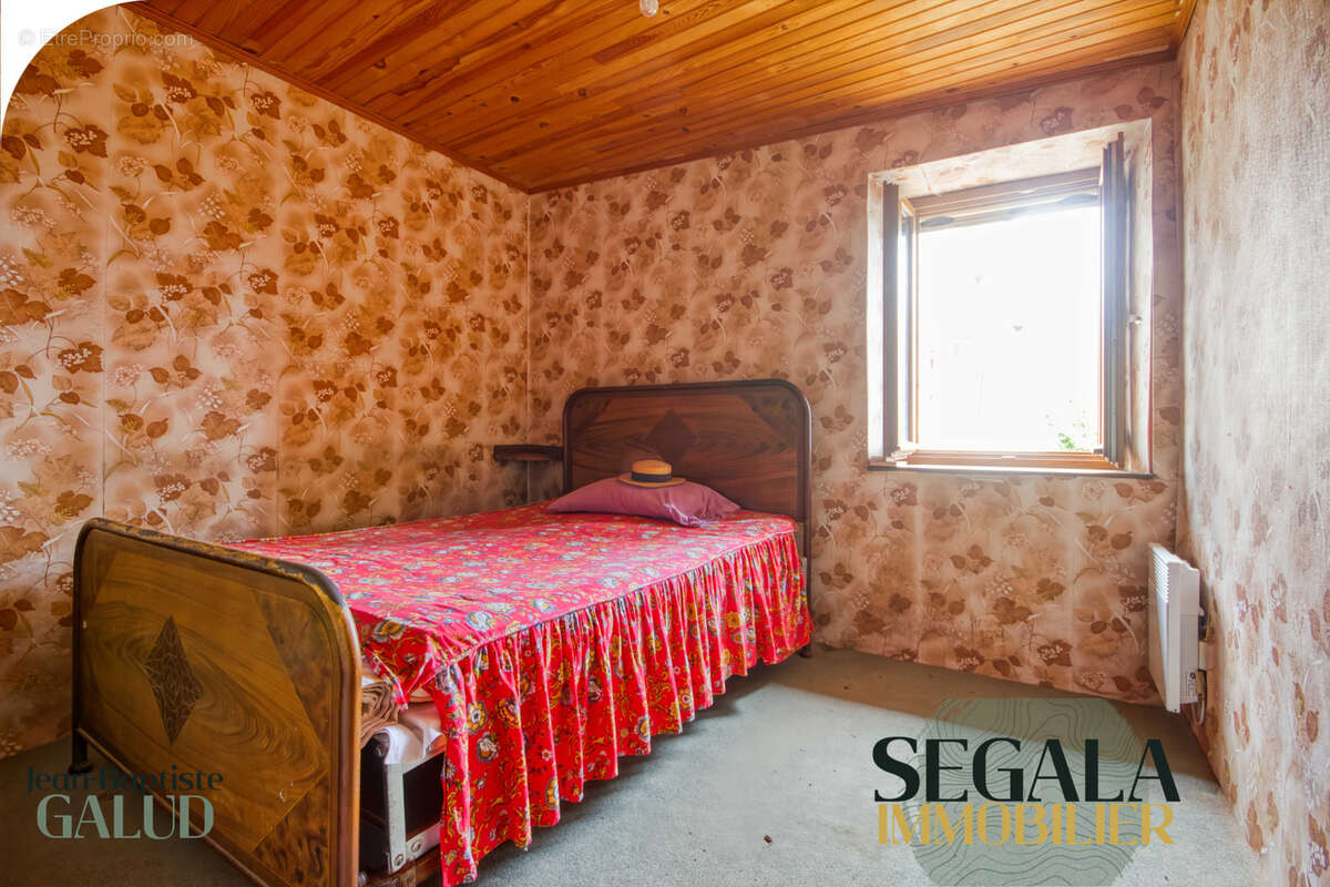 Maison à MIRANDOL-BOURGNOUNAC