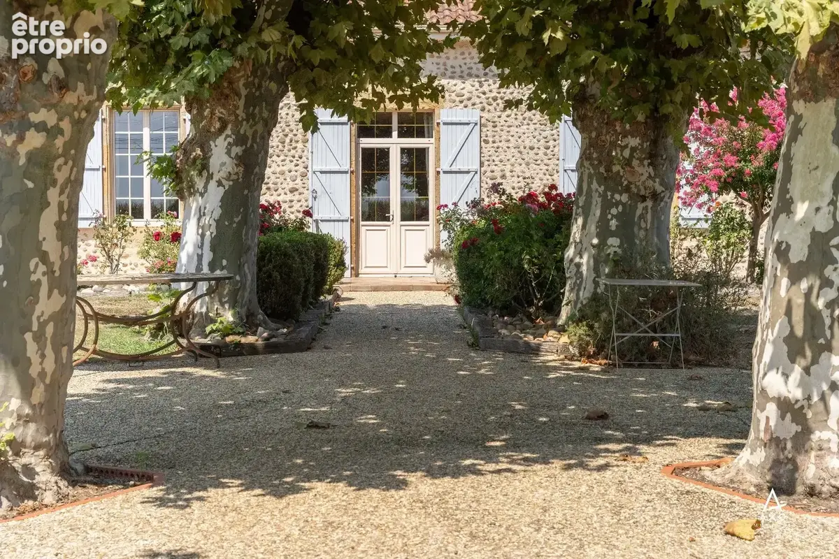 Ancien presbytère entierement rénové - photo 3