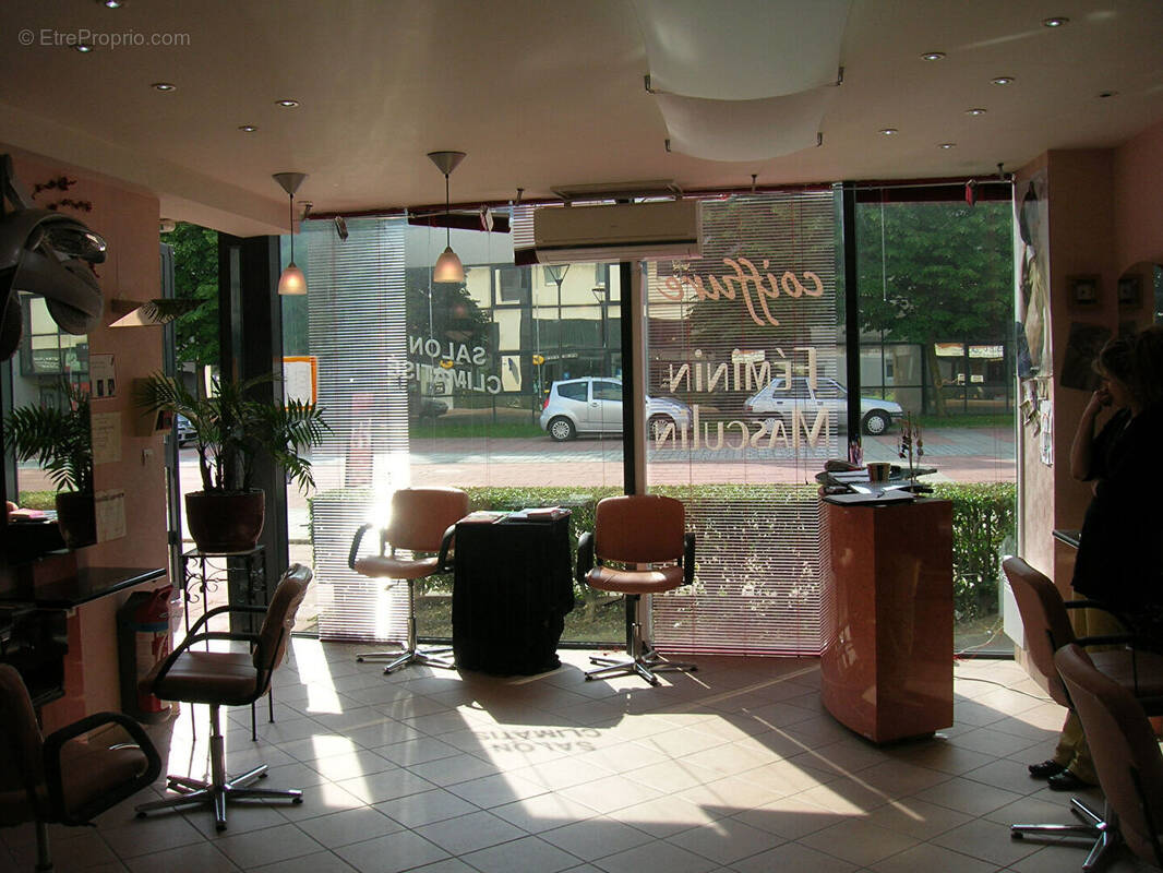 Commerce à CHASSENEUIL-DU-POITOU