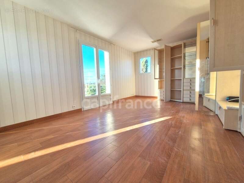 Maison à vendre 7 pièces SAINT GEORGES DE DIDONNE (17) - Grand Garage - Terrain de 945m² - photo 18