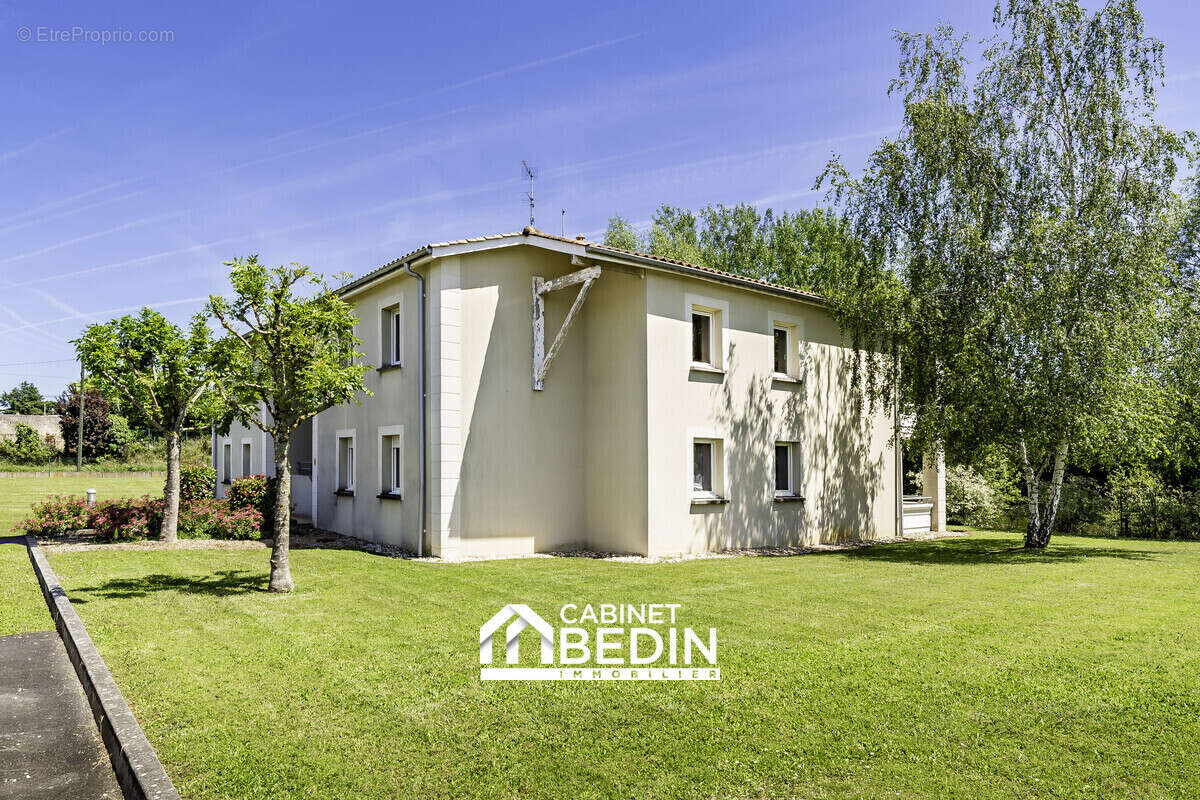 Appartement à COUTRAS