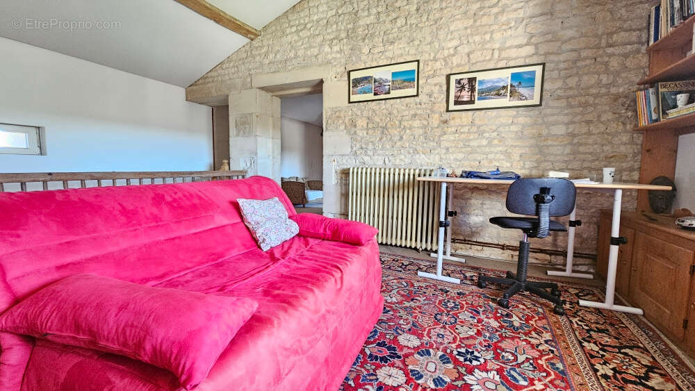 Maison 286 m² à Echire  - photo 9