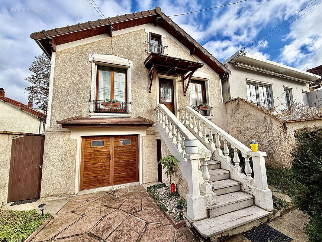 Maison à LIVRY-GARGAN