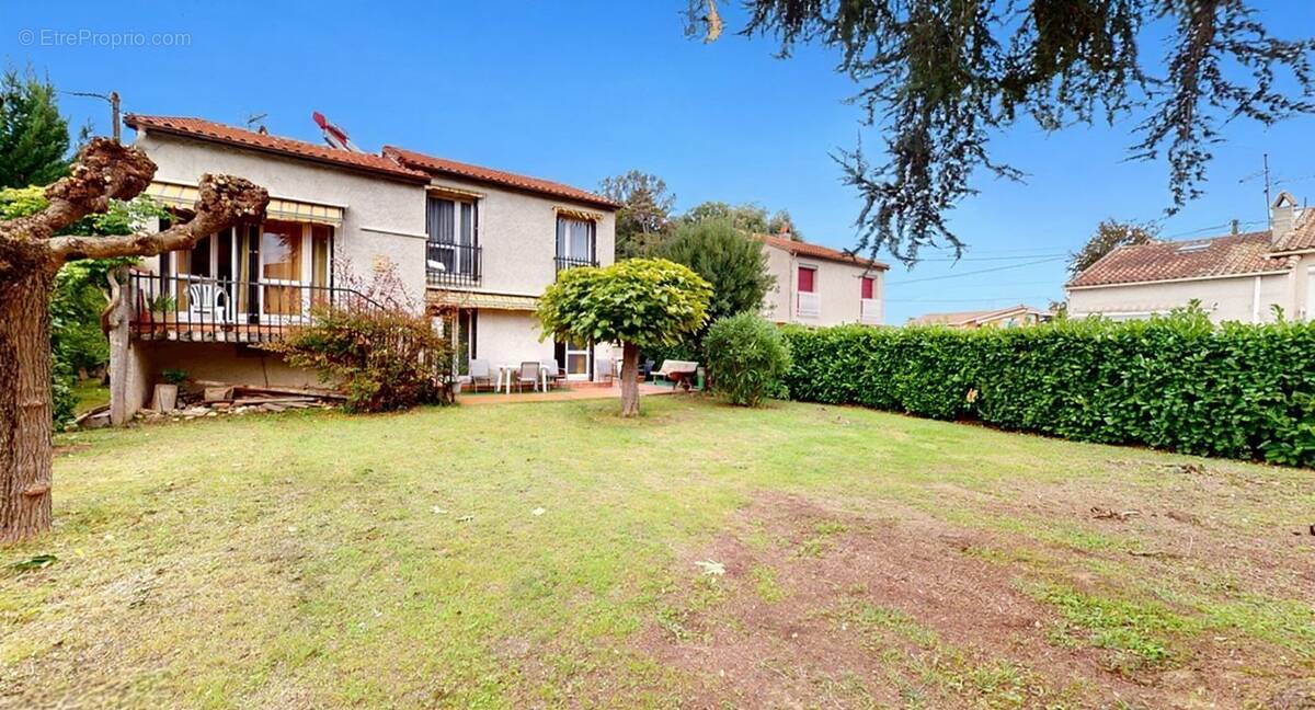 Maison à CASTELGINEST