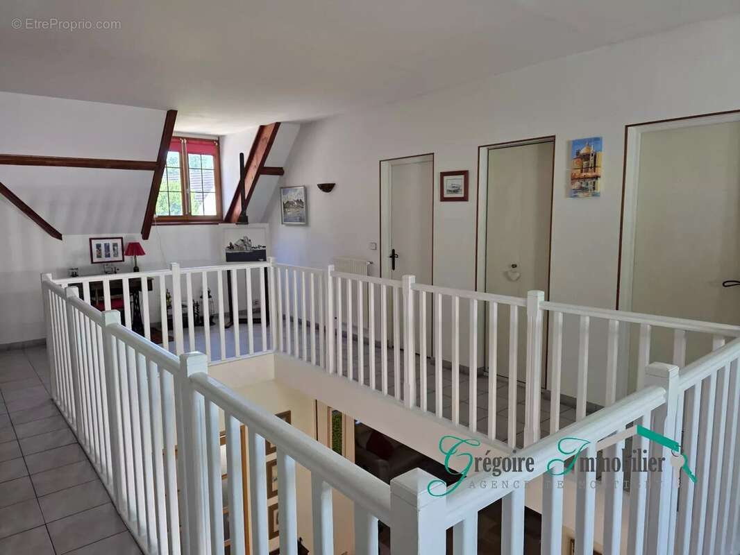 Maison à MONTCOURT-FROMONVILLE