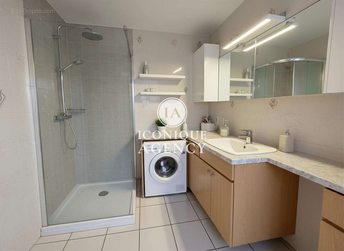 Appartement à VALLAURIS