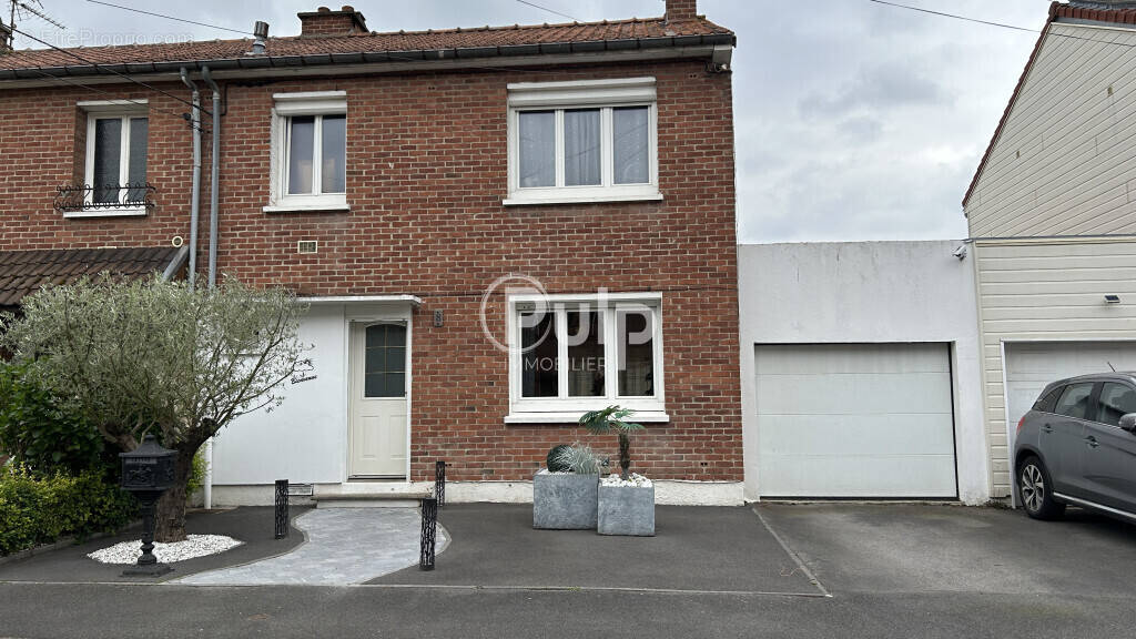 Maison à MERICOURT
