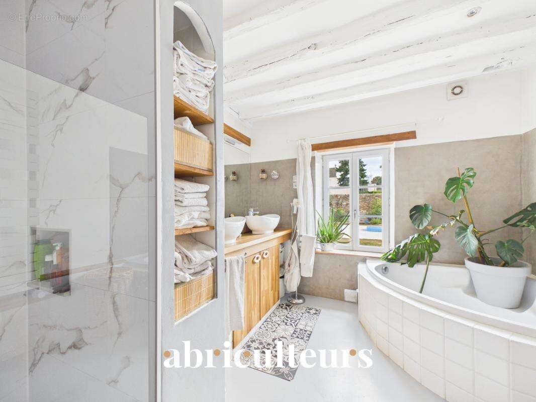 Maison de charme bucolique rénovée de 250m² à Vert le Grand (91810) - photo 16