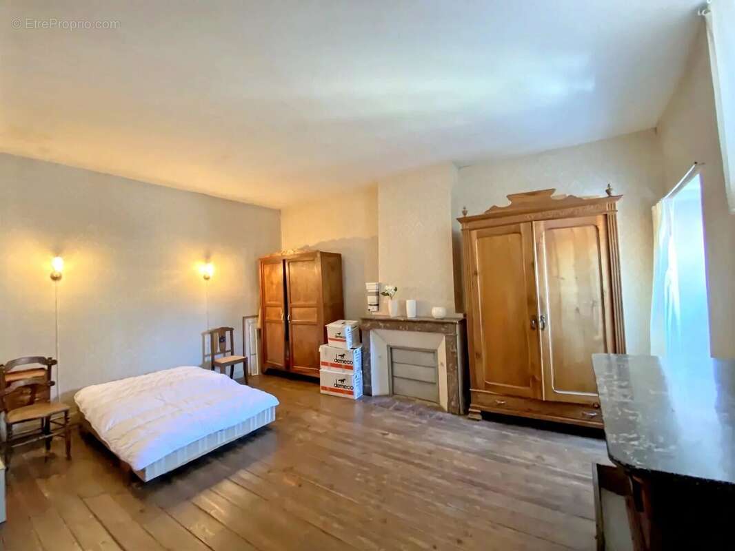 Maison de ville avec local commercial au Dorat - photo 8